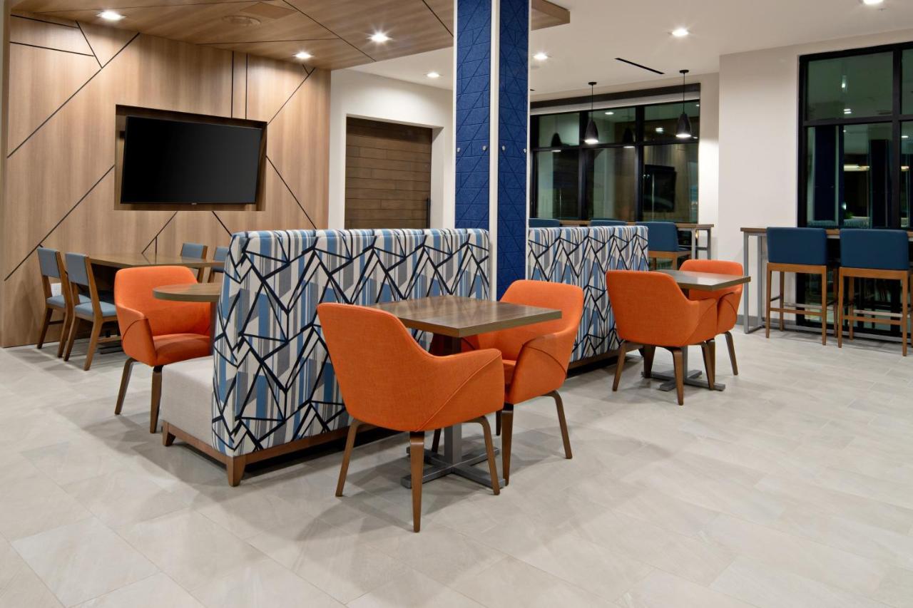 Holiday Inn Express & Suites - Valencia - Santa Clarita By Ihg Exterior photo
