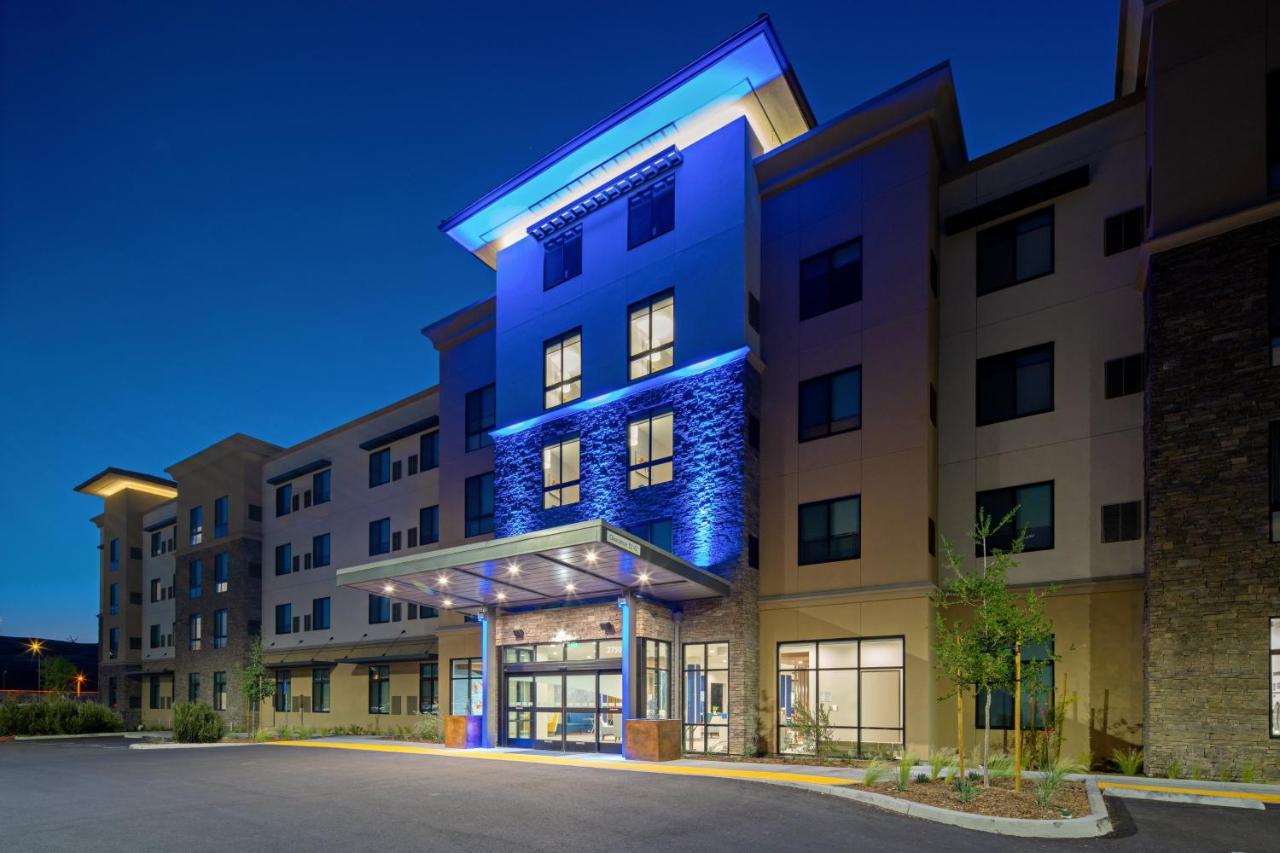 Holiday Inn Express & Suites - Valencia - Santa Clarita By Ihg Exterior photo
