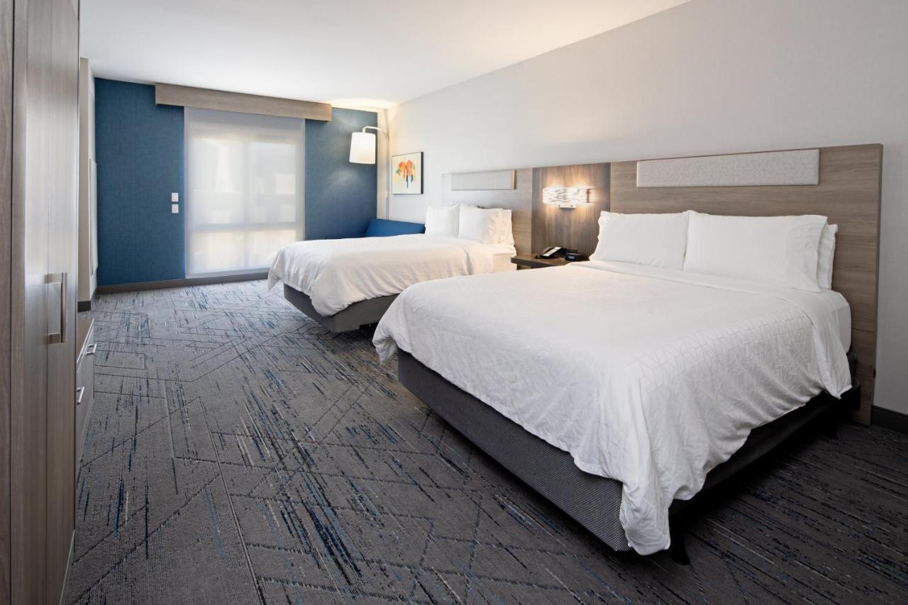 Holiday Inn Express & Suites - Valencia - Santa Clarita By Ihg Exterior photo