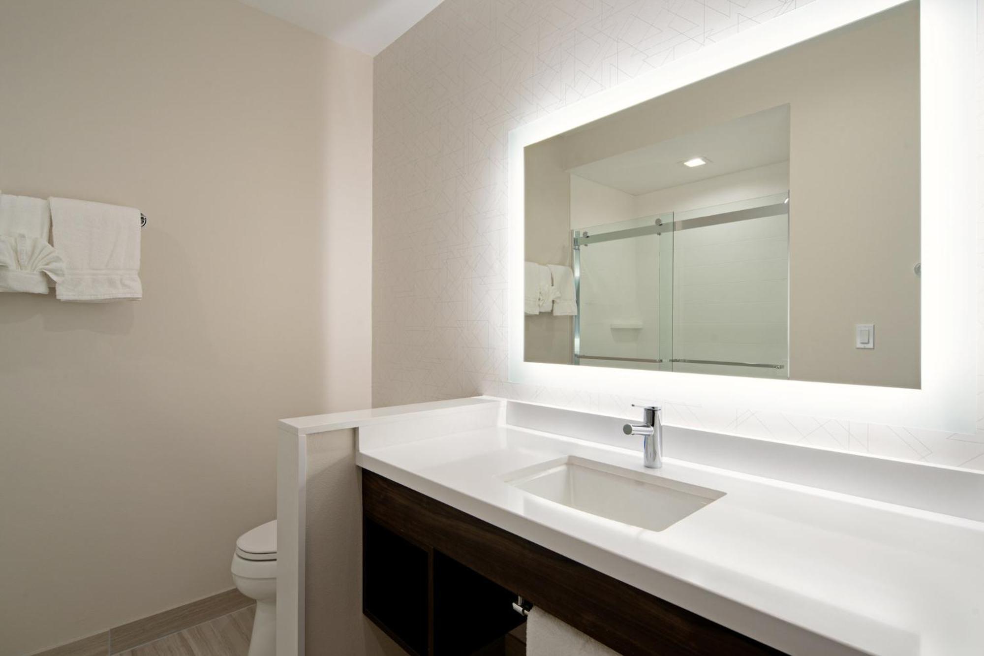 Holiday Inn Express & Suites - Valencia - Santa Clarita By Ihg Exterior photo