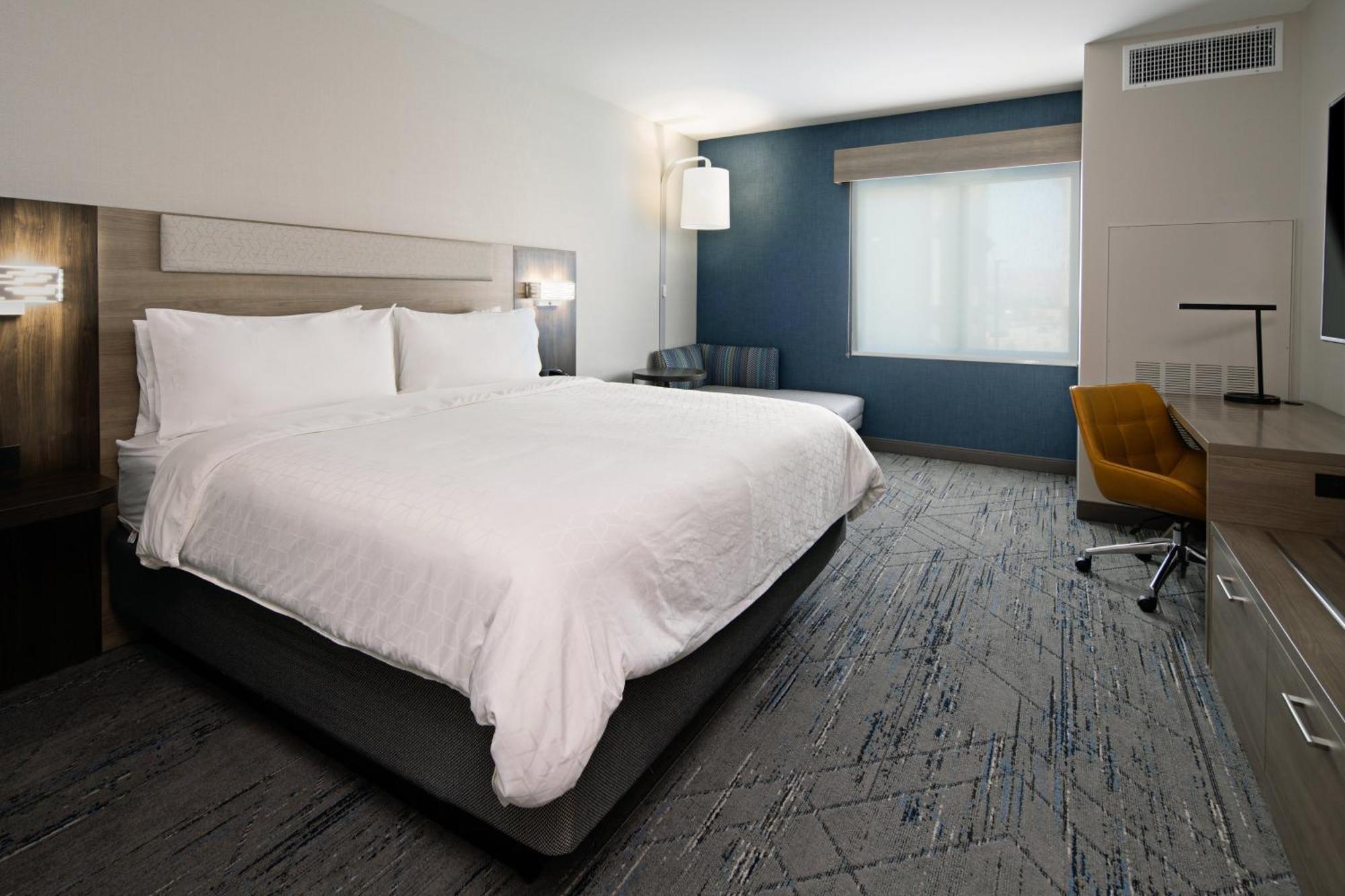 Holiday Inn Express & Suites - Valencia - Santa Clarita By Ihg Exterior photo